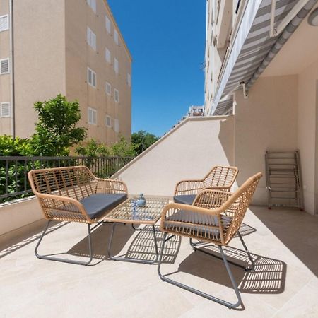 Apartments Mari - 40M From The Beach Makarska Dış mekan fotoğraf